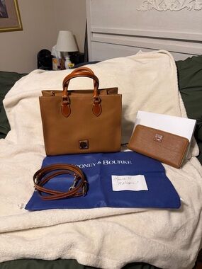 Dooney & Bourke Janine & Wallet set